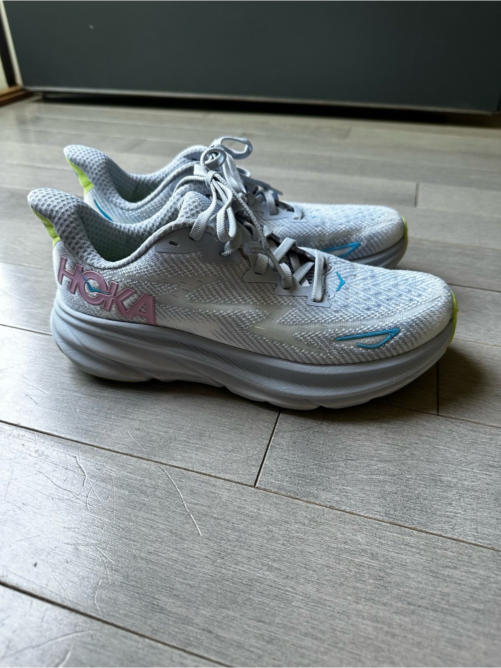 Women’s Hoka Clifton 9 Gray Athletic Walking Running Lace Up Sneaker Shoes Sz 7 - Picture 5 of 7